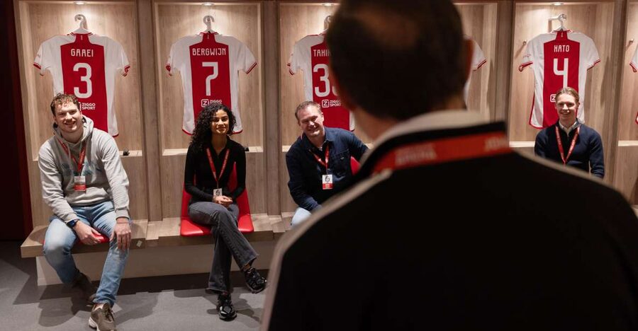 Amsterdam: VIP Johan Cruijff ArenA Tour with Drink and Scarf - Who should book this ArenA experience?
