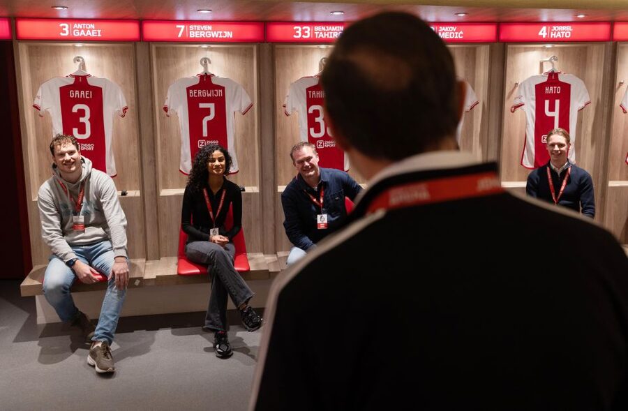 Amsterdam: VIP Johan Cruijff ArenA Tour with Drink and Scarf - The scarf and the small discounts
