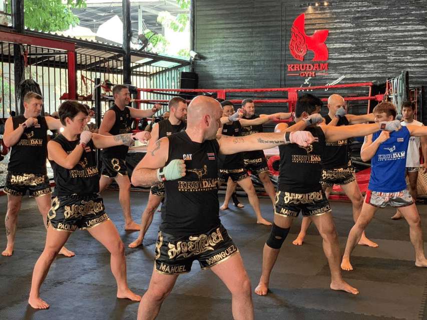 Bangkok: Muay Thai Training Class by Krudam Gym@Sukhumvit 36 - Cooldown and the value of finishing properly