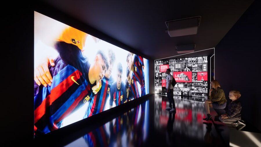 Barcelona: FC Barcelona Museum Private Tour - Meeting your guide and reaching the museum