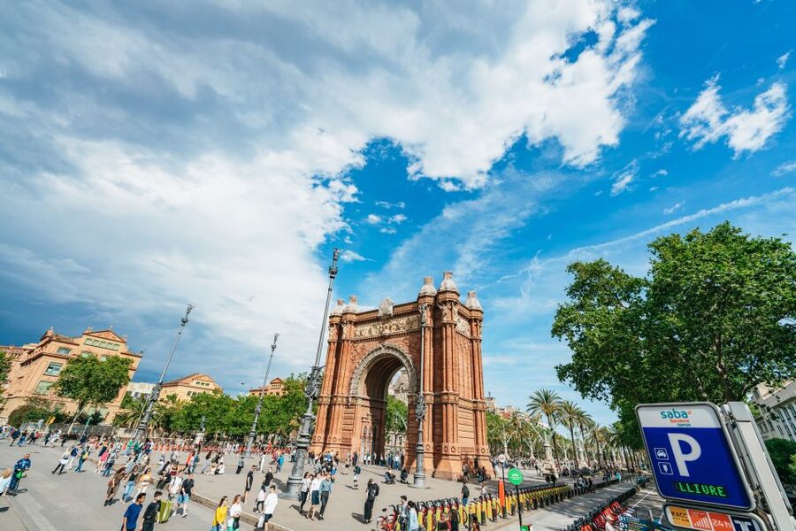Barcelona Hop-On Hop-Off Bus and FC Barcelona Immersive Tour - Who will enjoy this most