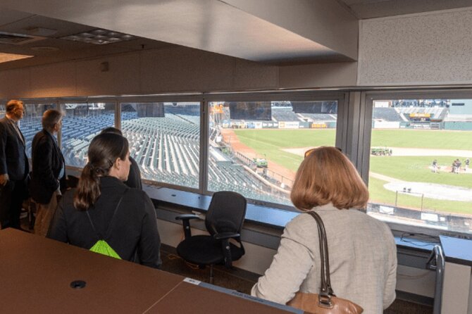 Behind-the-Scenes Ballpark Tour of Oracle Park - How much walking should you expect?