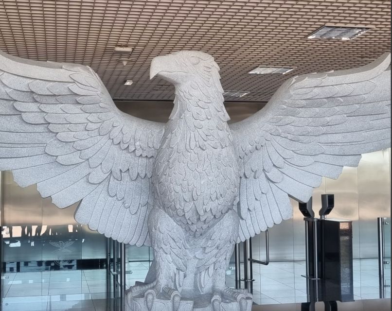 Benfica Stadium and Museum Tour - Stepping onto the great lawn