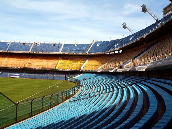 Boca Juniors Game at La Bombonera with Local & Transport - Key points to know before kickoff
