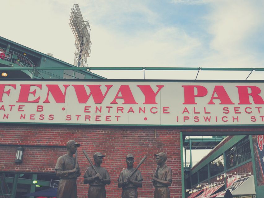 Boston: Boston Red Sox Baseball Game Ticket at Fenway Park - Arriving with a mobile ticket