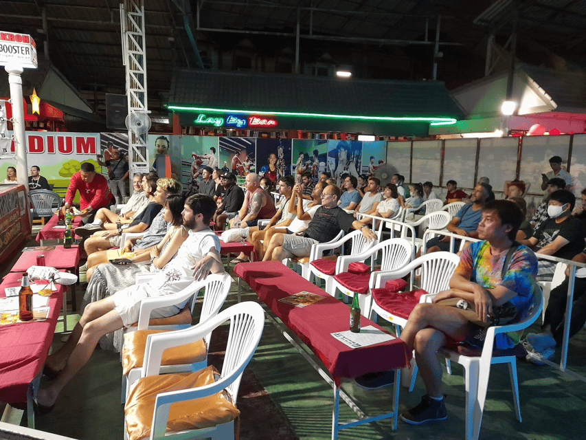 Chiang Mai: Loi kroh Muay Thai Boxing Stadium - The Wai Kru Ram Muay gives the evening meaning