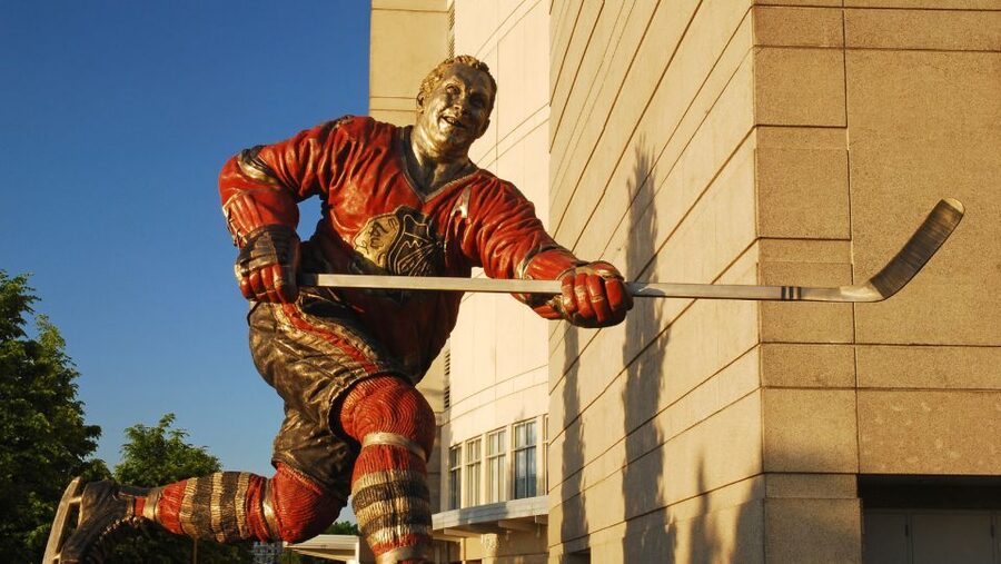 Chicago: Chicago Blackhawks NHL Game Ticket at United Center - A few practical choices that improve the night
