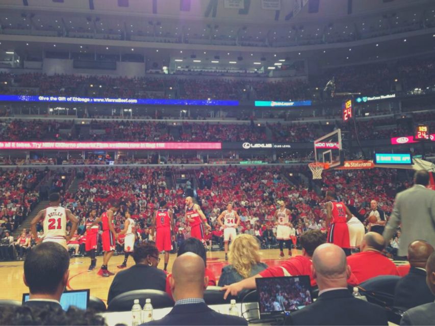 Chicago: Chicago Bulls Basketball Game Ticket - Choosing between budget, regular, and premium seats