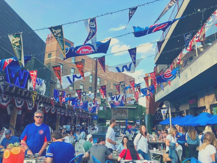 Chicago: Chicago Cubs Baseball Game Ticket at Wrigley Field - Eating and drinking at Wrigley Field