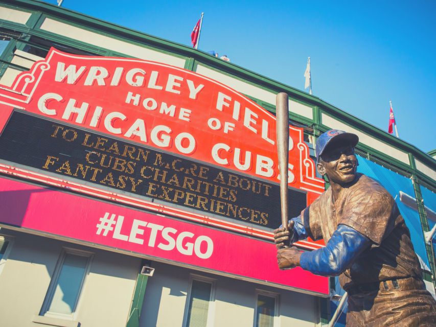 Chicago: Chicago Cubs Baseball Game Ticket at Wrigley Field - The crowd, noise, and matchday mood