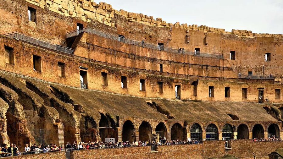 Colosseum Arena Tour, Palatine Hill and Roman Forum - How the Guide Shapes the Experience