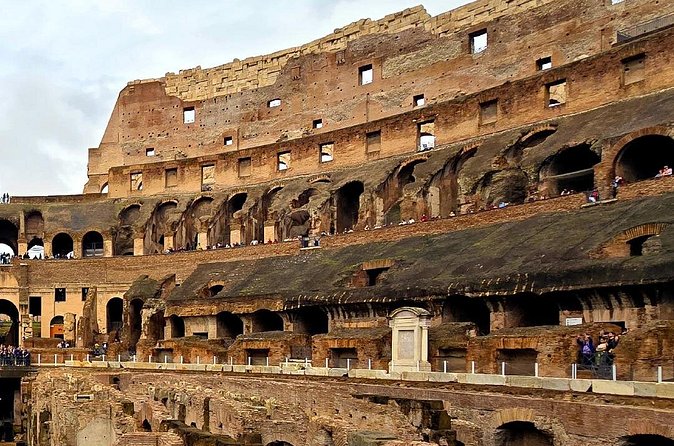 Colosseum Arena Tour with Palatine Hill and Roman Forum - Paula’s guiding style matters here