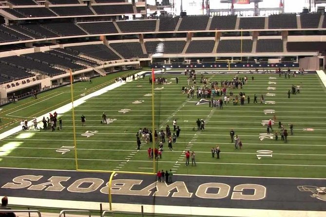 Dallas and Cowboys Stadium Combo Tour - Pioneer Plaza, the Bryan Cabin, and Dallas beginnings