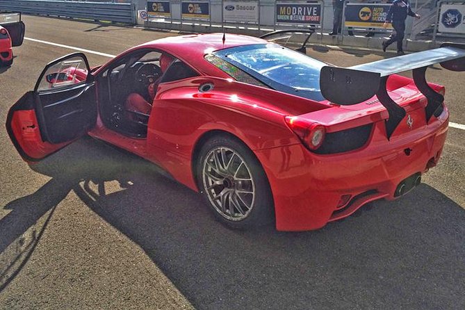 Ferrari Driving Experience on a Racetrack - Key points to know before booking