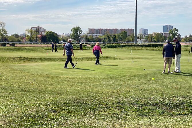 Golf initiation - What the instructor adds