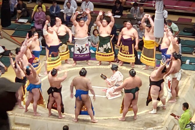 Grand Sumo Tournament Tokyo - Osaka - Nagoya - Arriving at Ryōgoku Edo Noren