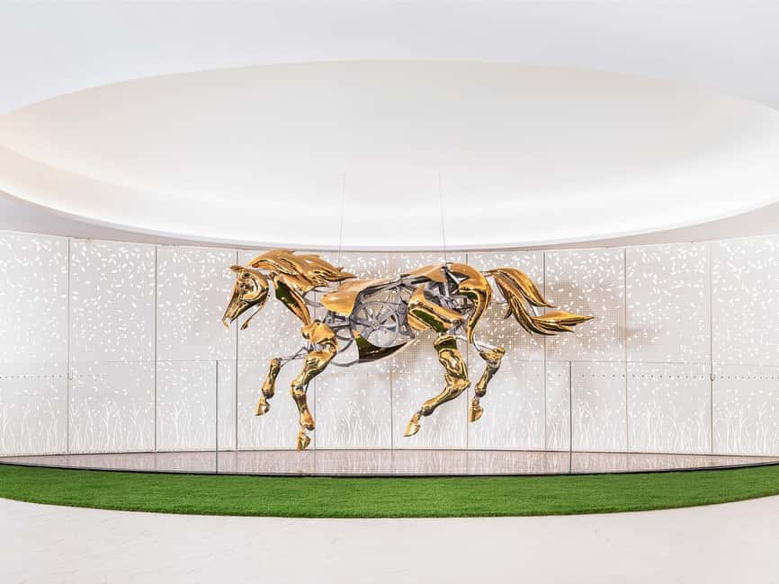 Hong Kong Jockey Club Racecourse Guided Tour with F&B - Why Hong Kong racing makes a good night out