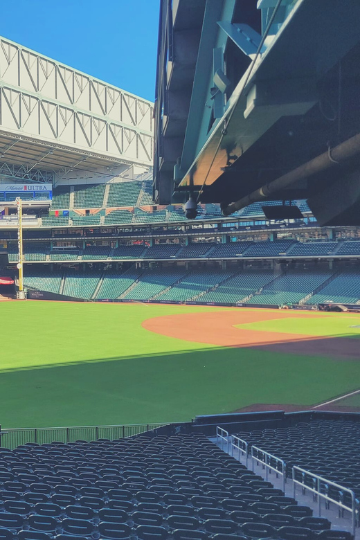 Houston: Houston Astros Baseball Game at Minute Maid Park - Your three hours at Minute Maid Park