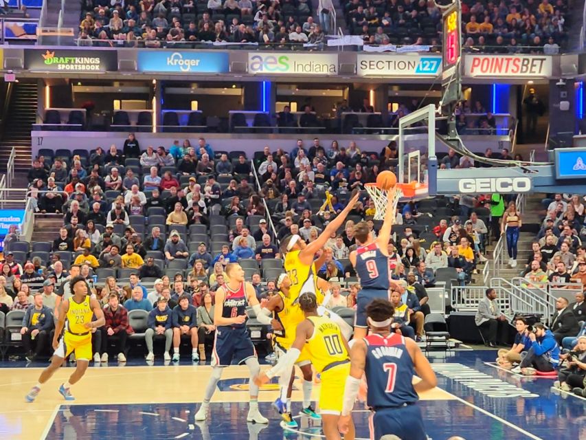 Indianapolis: Indiana Pacers Basketball Game Ticket - Entering Gainbridge Fieldhouse with a mobile ticket
