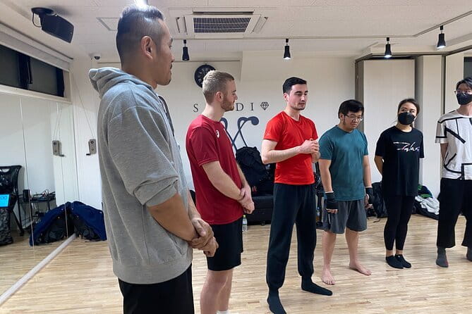 Kickboxing & Body Training with EX-Pro Fighter - Why this Tokyo kickboxing class is different