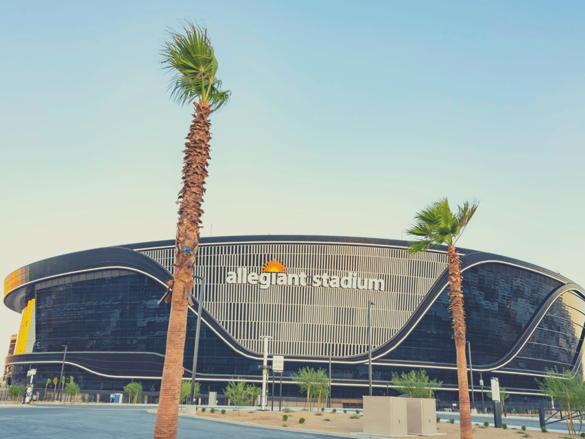 Las Vegas: Las Vegas Raiders Football Game Ticket - Why a Raiders game feels different in Las Vegas