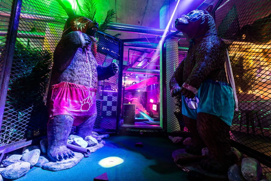 Leeds: Junkyard Golf Tickets for 9 or 18 Holes - Who should book this experience