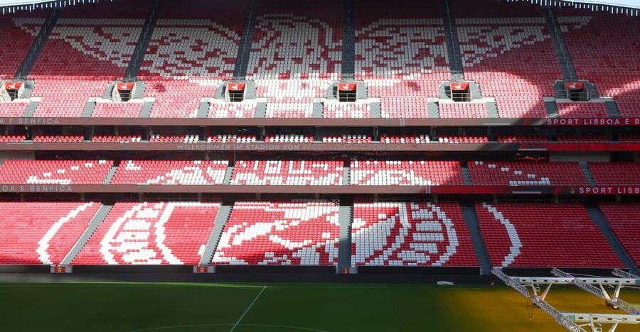Lisbon: Benfica Luz Stadium Tour with Souvenir Scarf - The new immersive experience