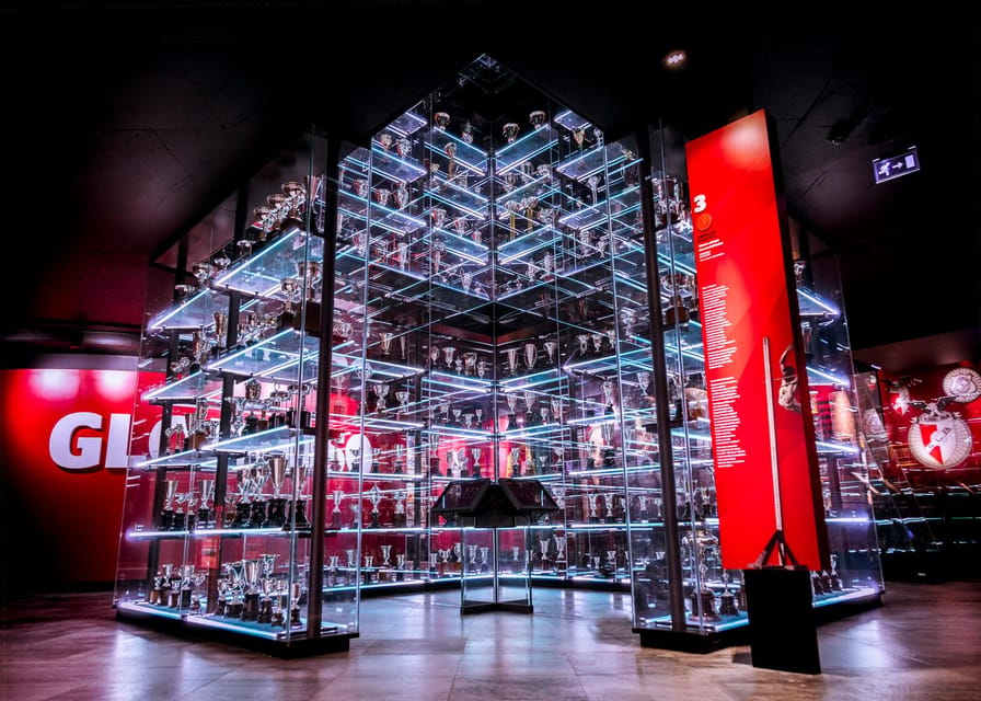 Lisbon: Benfica Museum Tour with Souvenir Scarf - Timing your visit around football and events