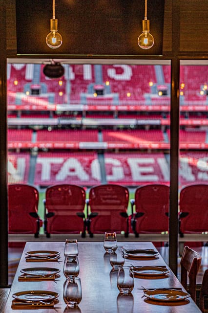 Lisbon: Benfica Stadium and Museum Tour with Lunch Voucher - Why Estádio da Luz is more than a football photo stop