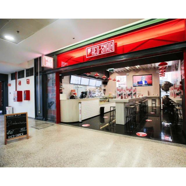 Lisbon: Benfica Stadium and Museum Tour with Meal and Scarf - Should you book the Benfica Stadium and Museum Tour?