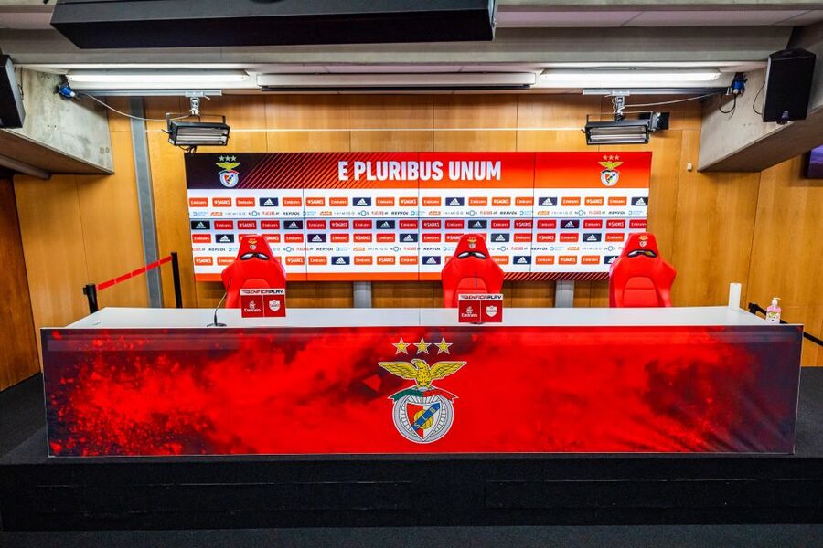Lisbon: Luz Stadium Tour & SL Benfica Museum Entry - Pitch-side views and the Eagles
