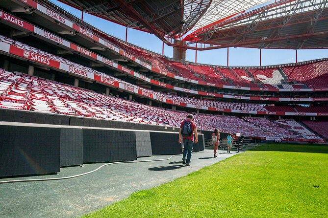 Lisbon SL Benfica Stadium & Museum Tour with Scarf - Inside the locker room and press room