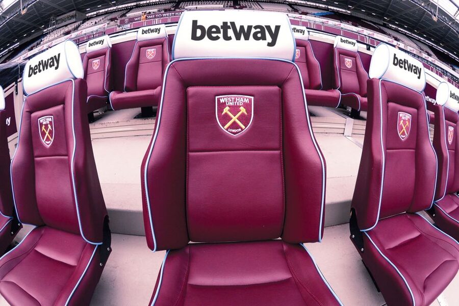 London: London Stadium Tour - The tunnel walk to the pitch