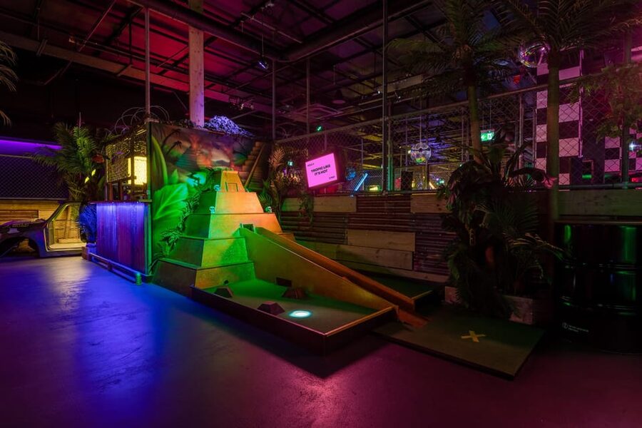 London: Shoreditch Junkyard Golf Tickets for 9 or 18 Holes - Quick points to know