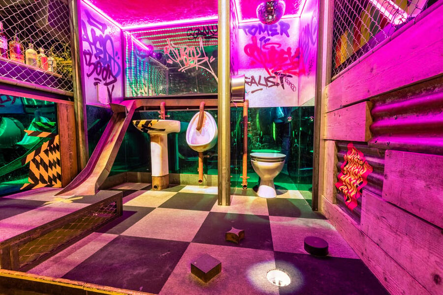 London: Shoreditch Junkyard Golf Tickets for 9 or 18 Holes - Four courses turn putting into theater