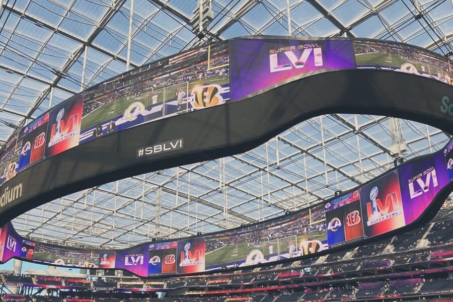 Los Angeles: LA Rams NFL Game Ticket at SoFi Stadium - Who should book this Rams game?