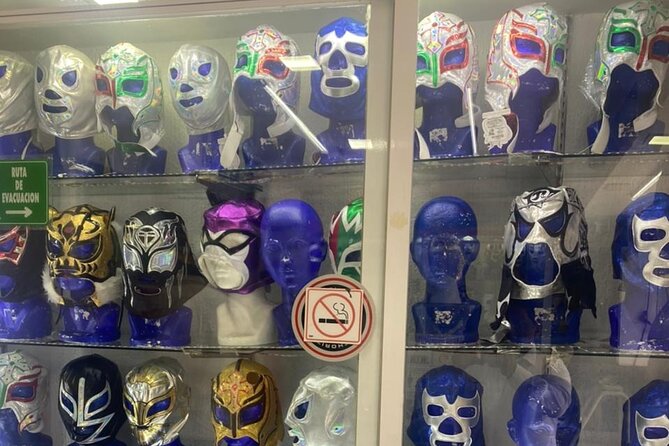 Lucha Libre and Mariachi - Who will enjoy this evening most