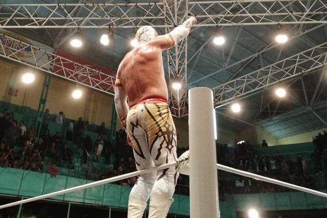 Lucha libre en Puebla (private tour) - Puebla snacks before the wrestling