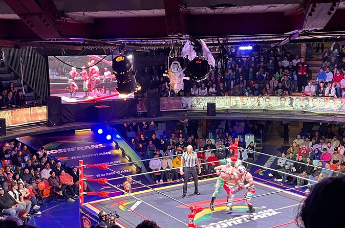 Lucha Libre Saturday Show in Mexico City (SEATS FROM BALCONY) - Balcony seating and the best time to arrive