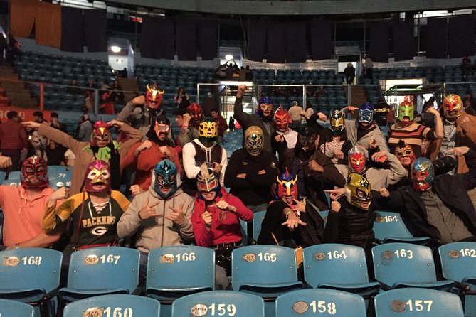 Lucha Libre Tour and Mezcal Tasting in Mexico City - What the live match feels like