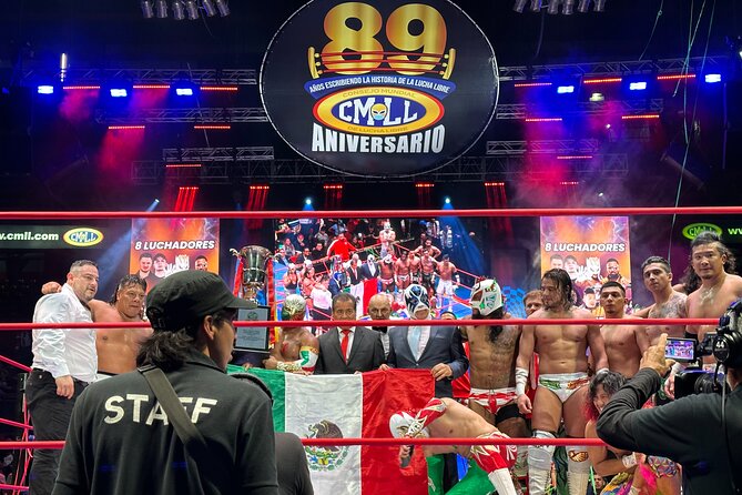 Lucha Libre VIP EN Front Row at Arena México - Arena México Gives the Night Its Setting