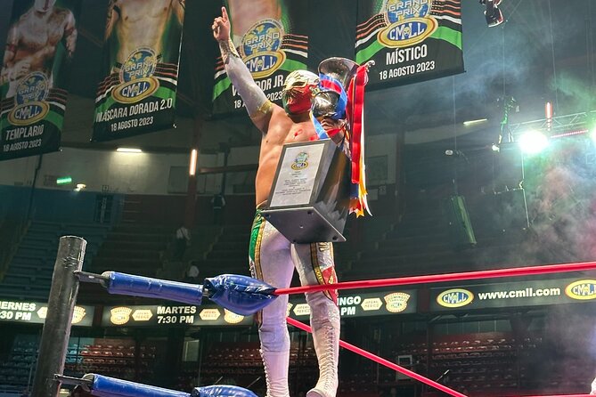 Lucha Libre VIP EN Front Row at Arena México - Why Seats Together Matter