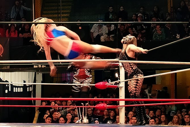 Lucha Libre wrestling show, tacos and beer with artist - Why lucha libre makes such a good Mexico City night