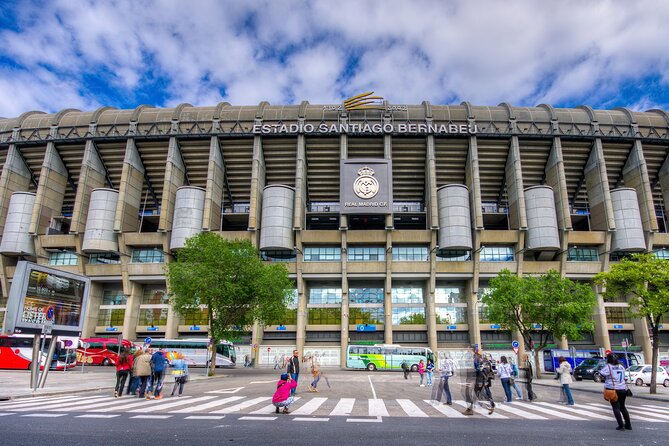 Madrid Reserved Access to Santiago Bernabeu - How long to allow inside Bernabéu