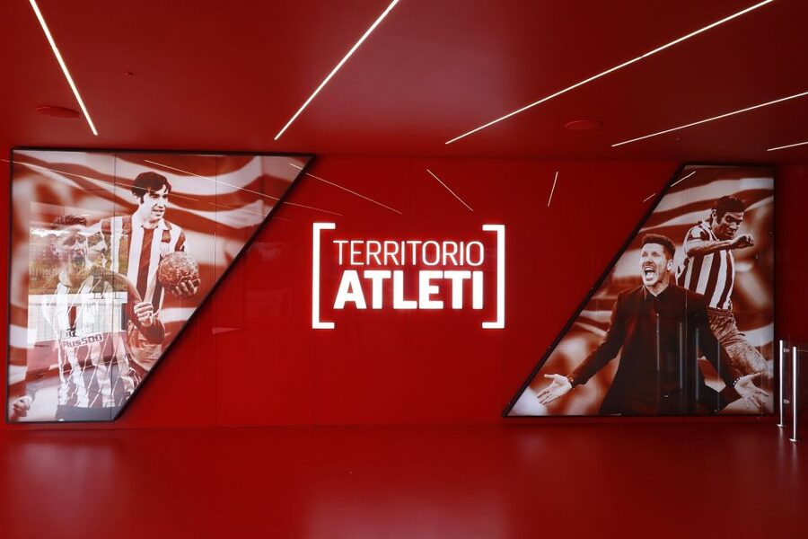 Madrid: Riyadh Air Metropolitano Stadium Guided Tour - Finishing with virtual reality and fan karaoke