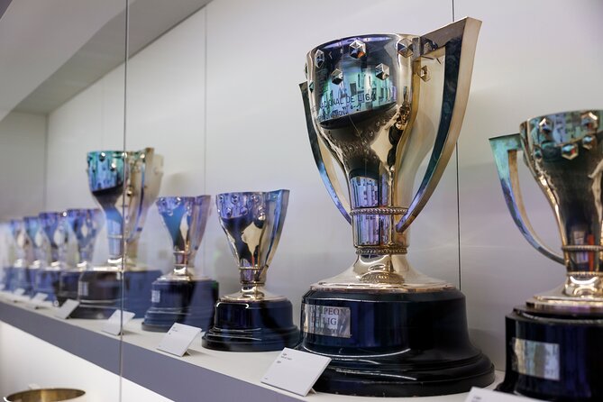 Madrid: Santiago Bernabeu and Real Madrid Guided tour - The official store at the end