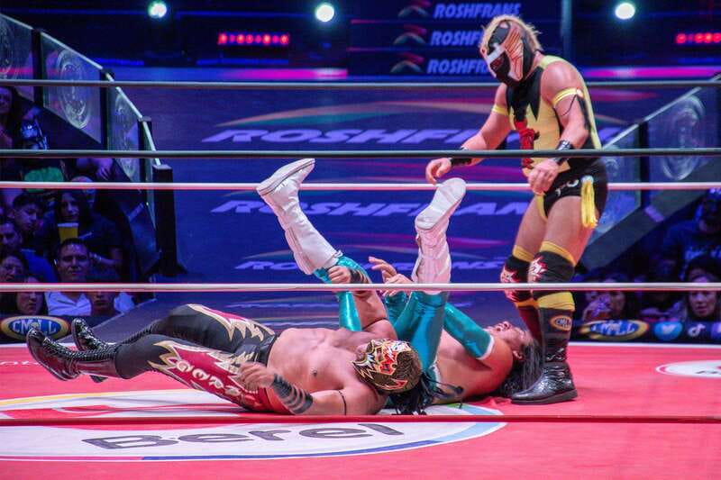 Mexico City: Lucha Libre Show, Walking Tour & Tequila - Meeting at Hostal Amigo and Starting With Spirits
