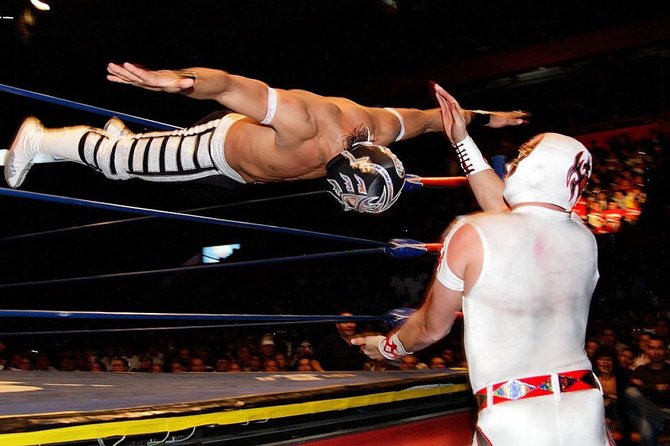 Mexico City: Lucha Libre wrestling show tickets - Getting to the arena with hotel pickup