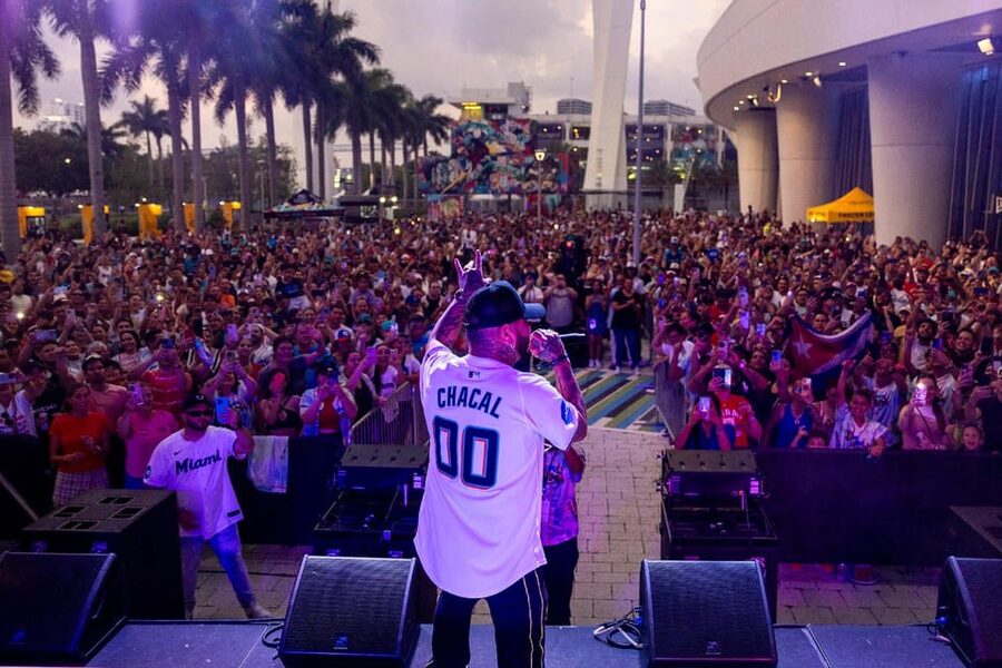 Miami Marlins Baseball Game Ticket at LoanDepot Park - My call: book it for the atmosphere and price