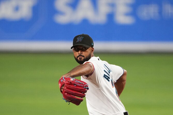 Miami Marlins Baseball Game Tickets - Why the roof matters in Miami